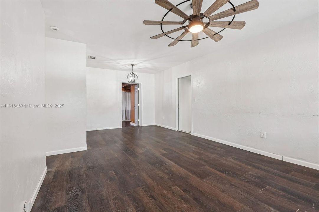 На продажу: $783,000 (4 спален, 3 ванн, 1808 Квадратных фут)