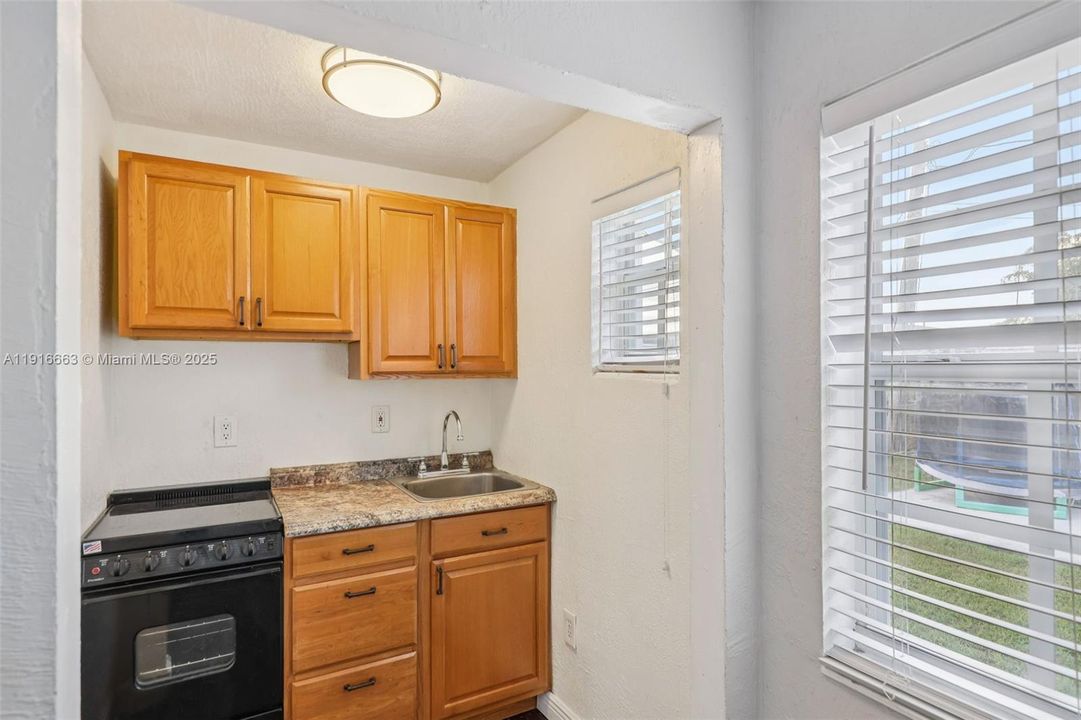 На продажу: $783,000 (4 спален, 3 ванн, 1808 Квадратных фут)