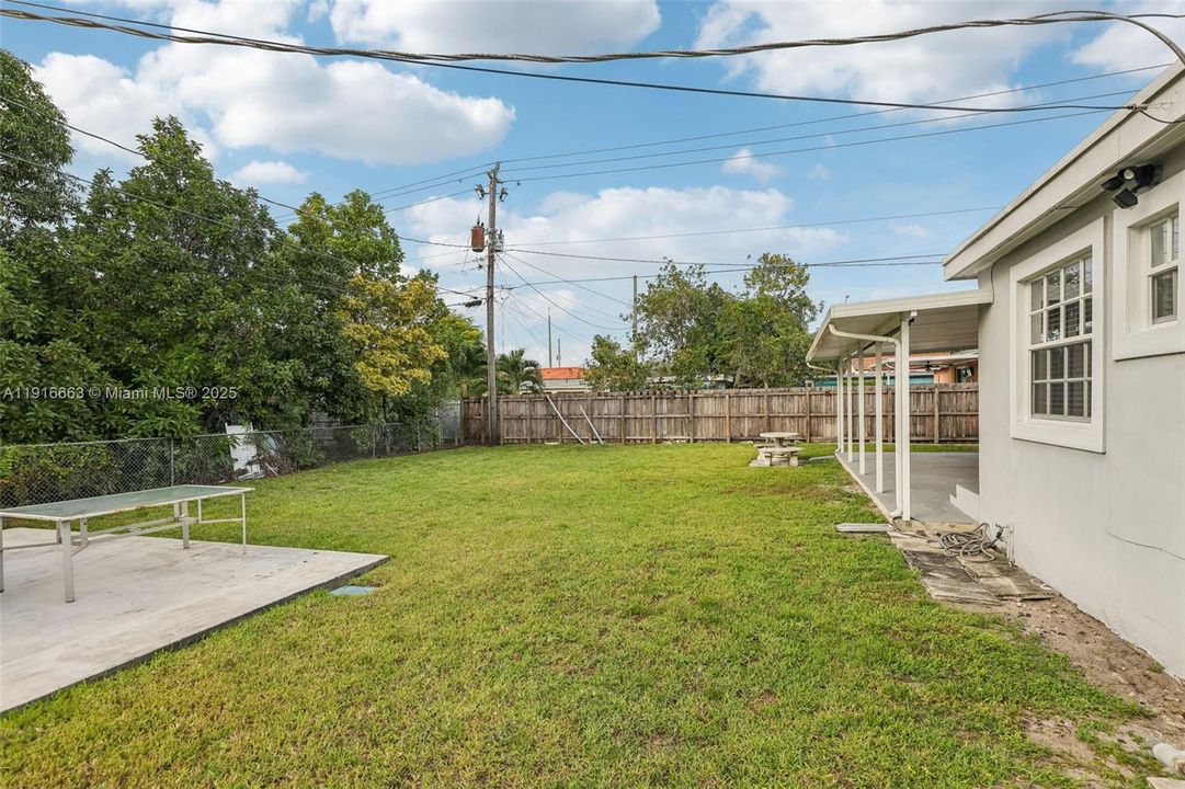 На продажу: $783,000 (4 спален, 3 ванн, 1808 Квадратных фут)