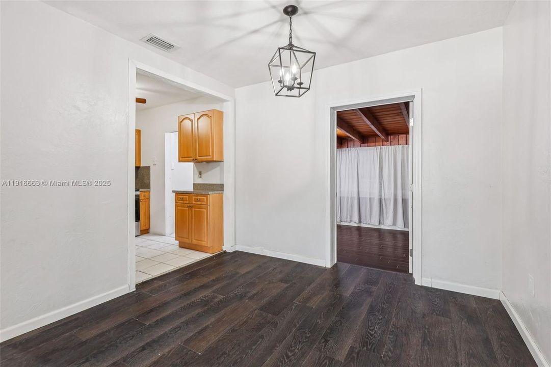 На продажу: $783,000 (4 спален, 3 ванн, 1808 Квадратных фут)