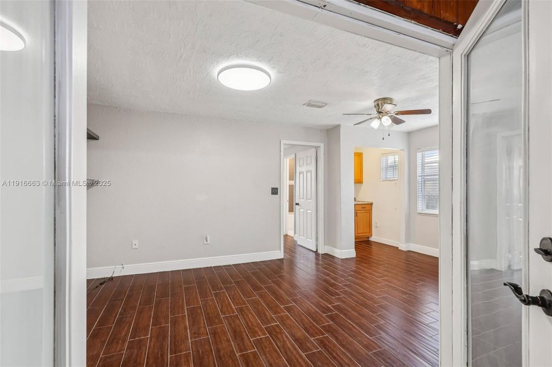 На продажу: $783,000 (4 спален, 3 ванн, 1808 Квадратных фут)