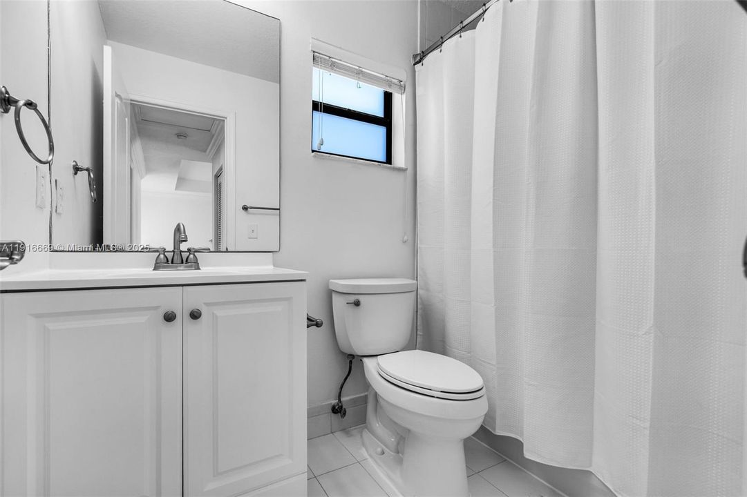 Active With Contract: $3,500 (3 beds, 2 baths, 1479 Square Feet)