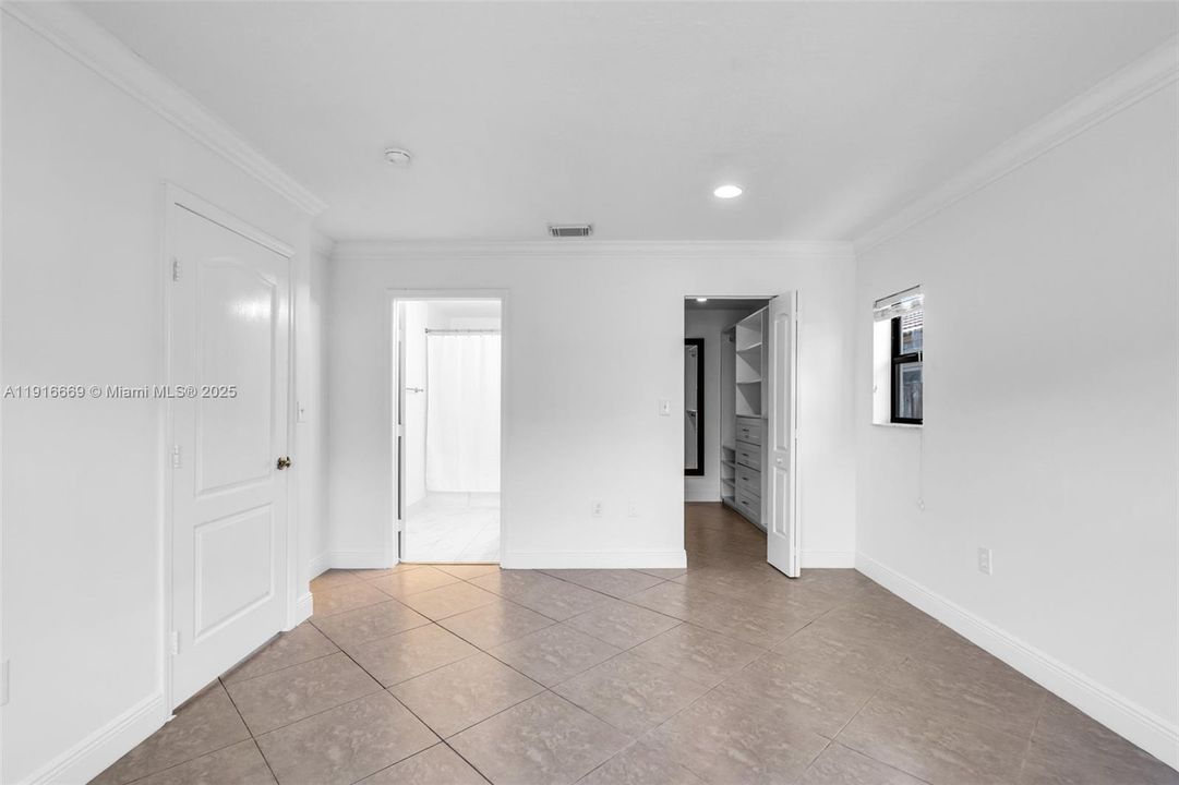 Active With Contract: $3,500 (3 beds, 2 baths, 1479 Square Feet)