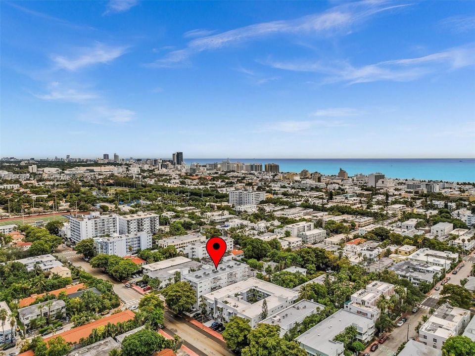 For Rent: $2,900 (1 beds, 1 baths, 742 Square Feet)