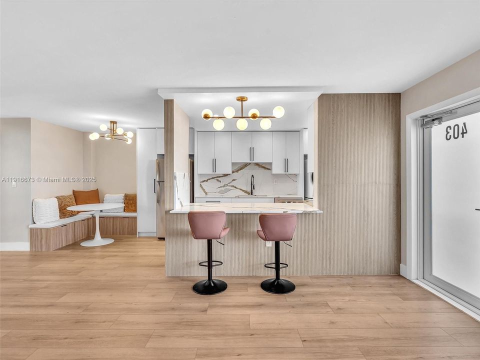 For Rent: $2,900 (1 beds, 1 baths, 742 Square Feet)