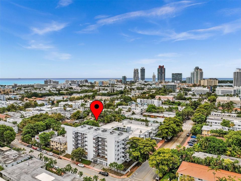 For Rent: $2,900 (1 beds, 1 baths, 742 Square Feet)