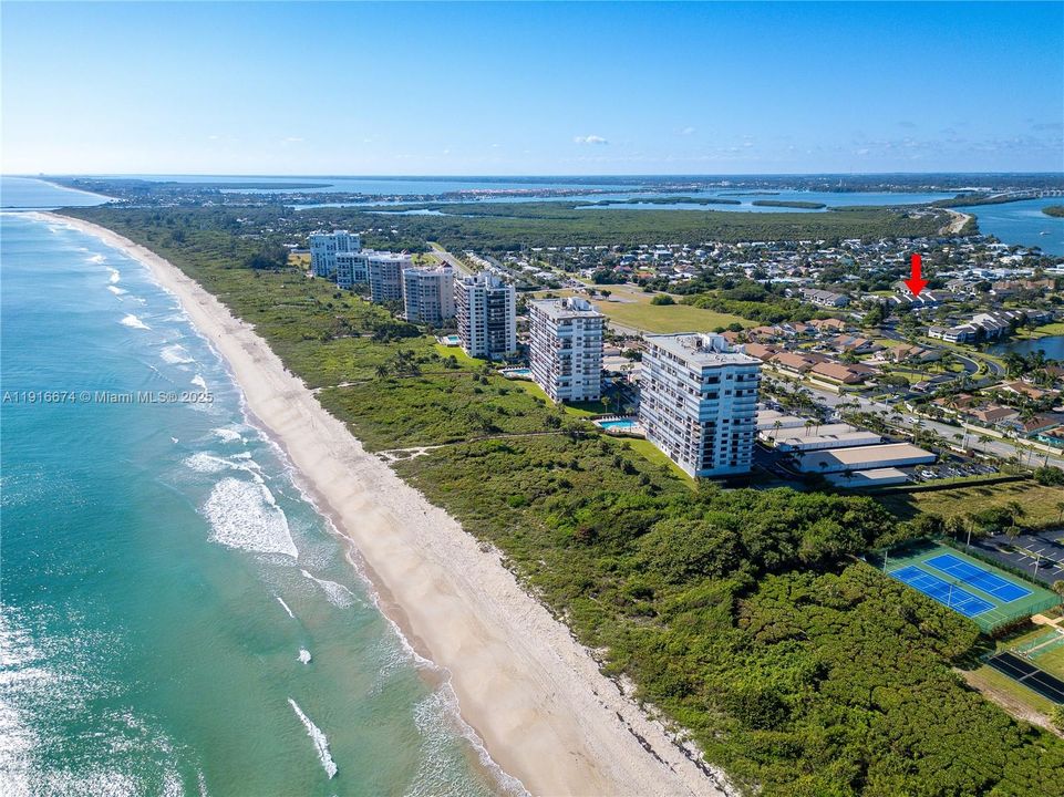 待售: $255,000 (2 贝兹, 2 浴室, 1305 平方英尺)