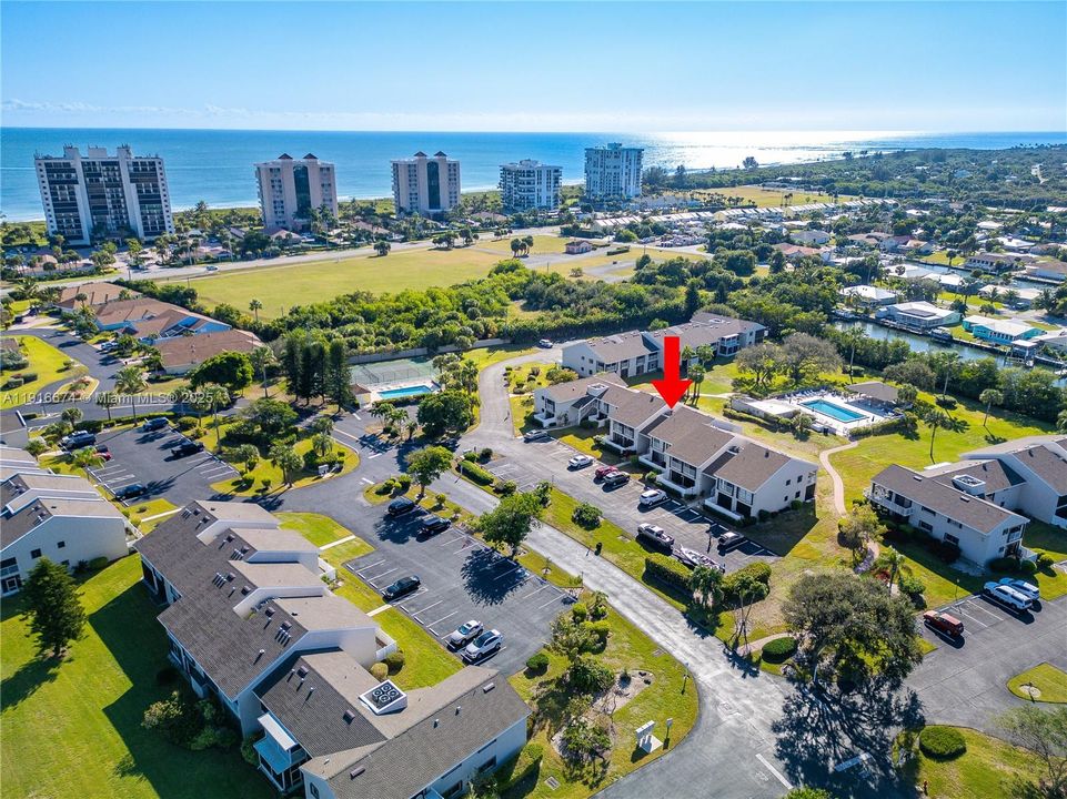 待售: $255,000 (2 贝兹, 2 浴室, 1305 平方英尺)