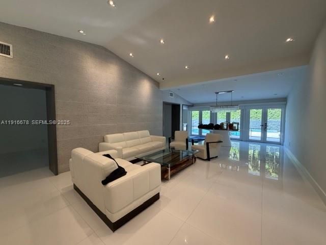 В аренду: $13,000 (3 спален, 2 ванн, 1886 Квадратных фут)