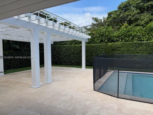 В аренду: $13,000 (3 спален, 2 ванн, 1886 Квадратных фут)