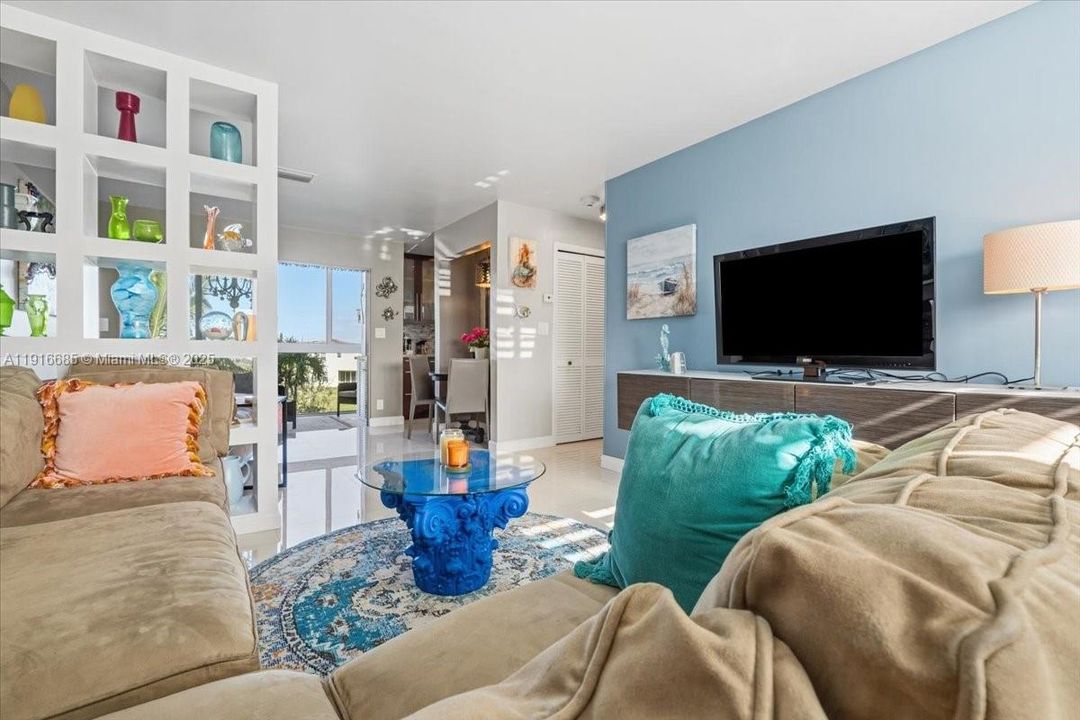 待售: $150,000 (1 贝兹, 1 浴室, 660 平方英尺)