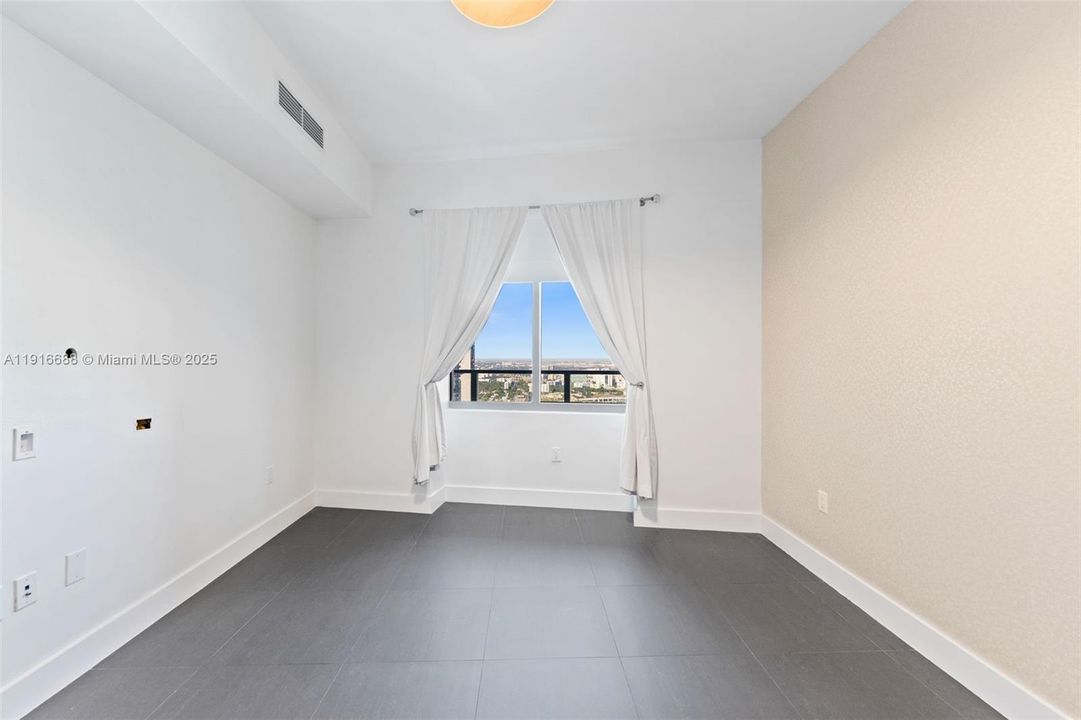 待售: $1,050,000 (2 贝兹, 2 浴室, 1557 平方英尺)