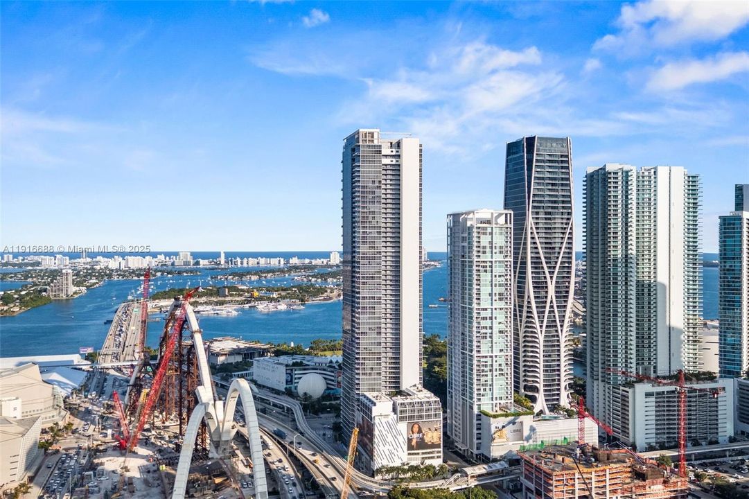 待售: $1,050,000 (2 贝兹, 2 浴室, 1557 平方英尺)