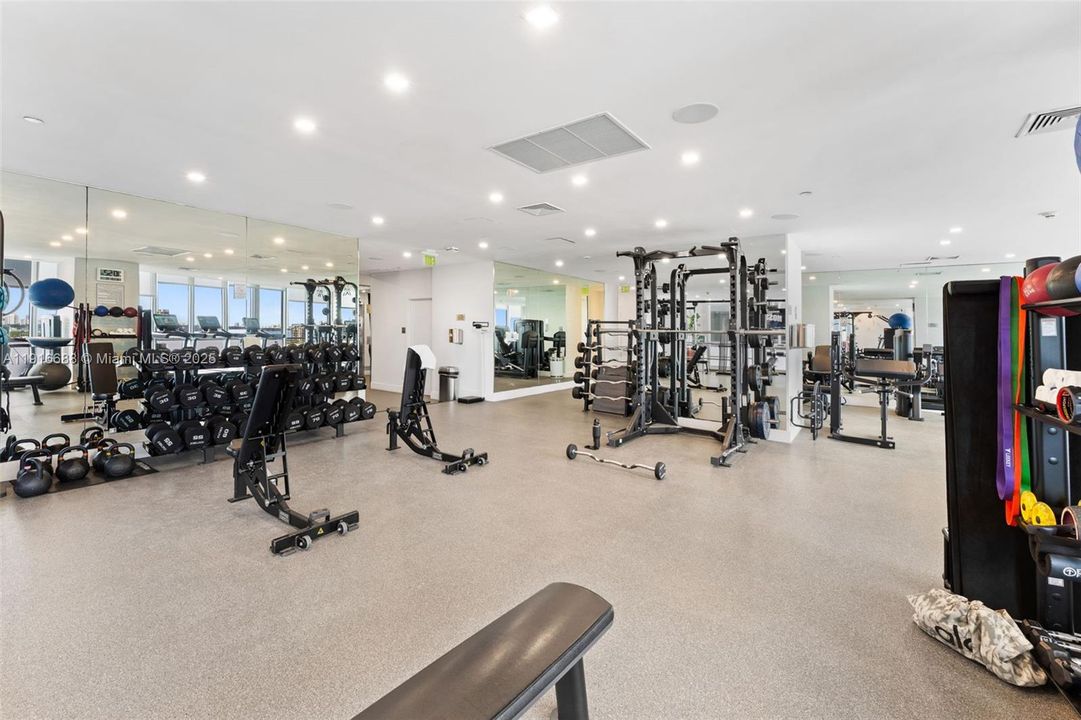 待售: $1,050,000 (2 贝兹, 2 浴室, 1557 平方英尺)