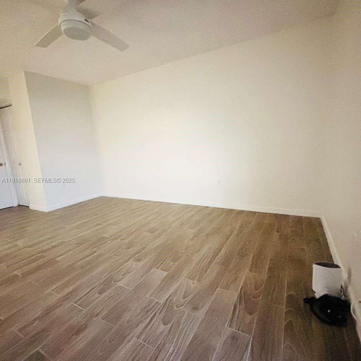 For Rent: $2,150 (1 beds, 1 baths, 755 Square Feet)