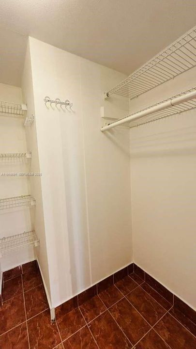 For Rent: $2,150 (1 beds, 1 baths, 755 Square Feet)