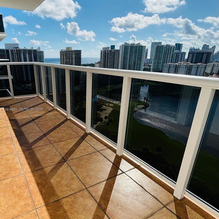 For Rent: $2,150 (1 beds, 1 baths, 755 Square Feet)