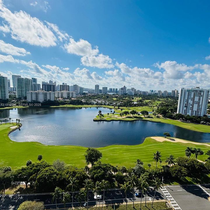 For Rent: $2,150 (1 beds, 1 baths, 755 Square Feet)