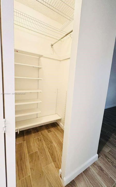 For Rent: $2,150 (1 beds, 1 baths, 755 Square Feet)