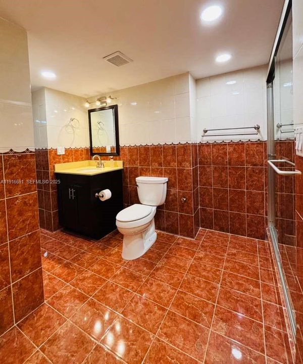 For Rent: $2,150 (1 beds, 1 baths, 755 Square Feet)