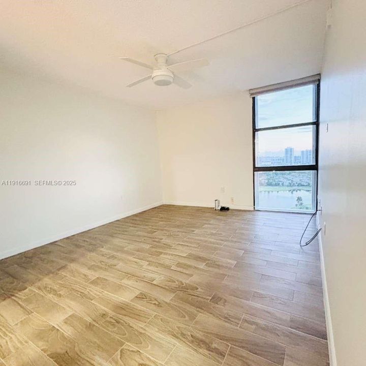 For Rent: $2,150 (1 beds, 1 baths, 755 Square Feet)