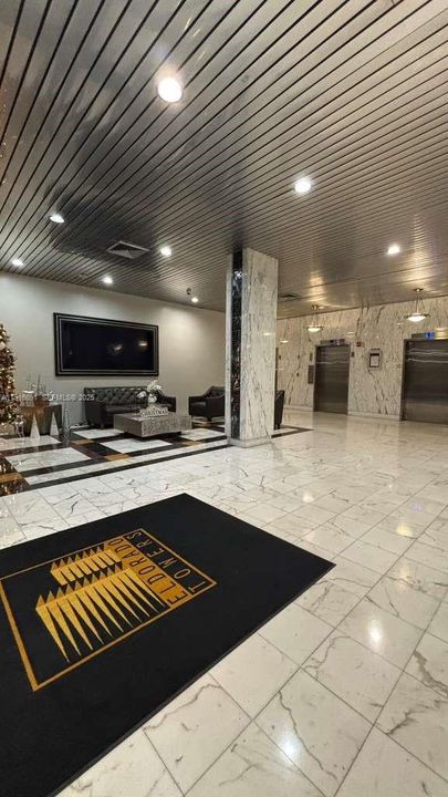 For Rent: $2,150 (1 beds, 1 baths, 755 Square Feet)