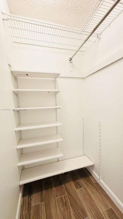 For Rent: $2,150 (1 beds, 1 baths, 755 Square Feet)