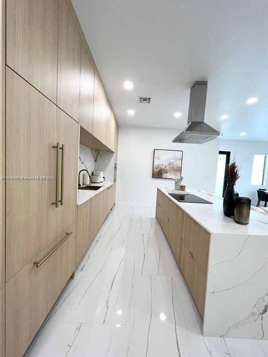 For Rent: $5,800 (4 beds, 3 baths, 2000 Square Feet)