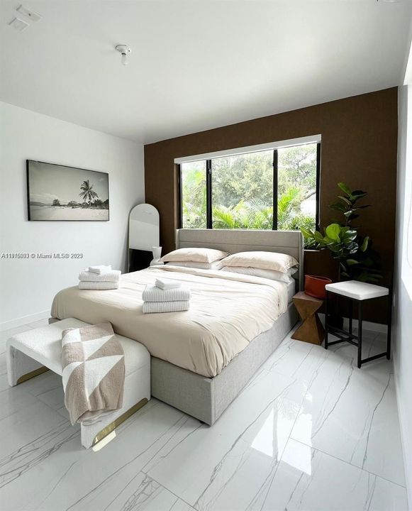 For Rent: $5,800 (4 beds, 3 baths, 2000 Square Feet)