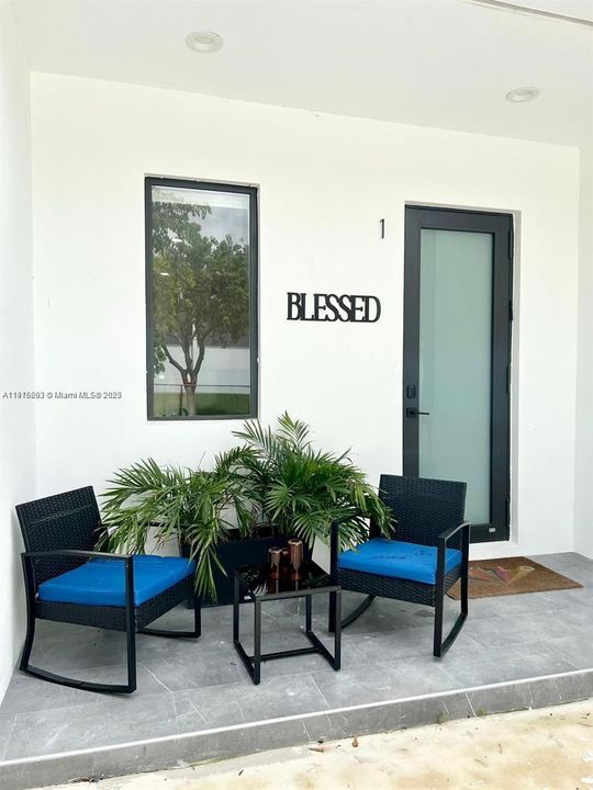 For Rent: $5,800 (4 beds, 3 baths, 2000 Square Feet)