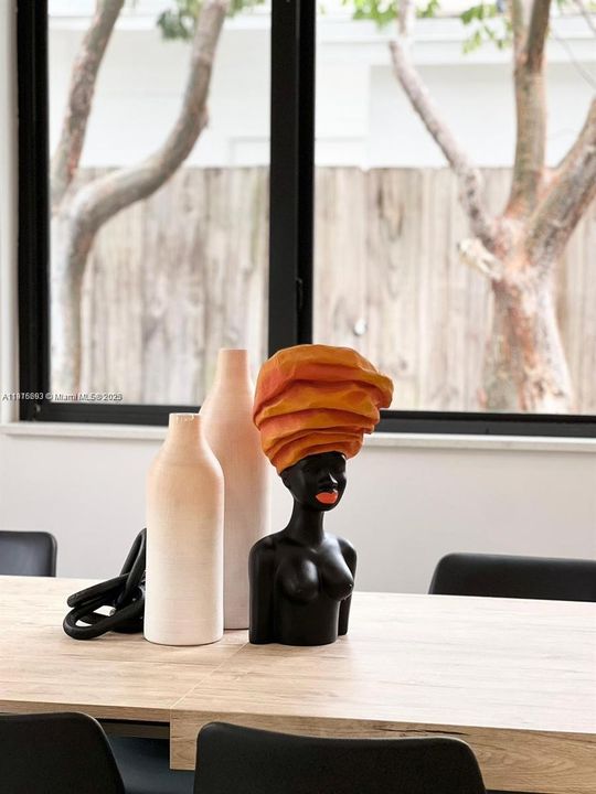 For Rent: $5,800 (4 beds, 3 baths, 2000 Square Feet)