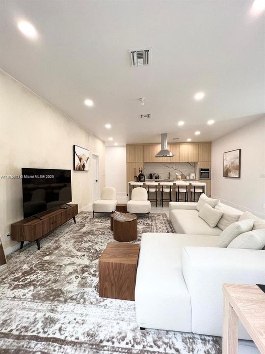 For Rent: $5,800 (4 beds, 3 baths, 2000 Square Feet)