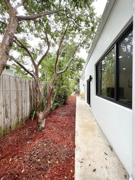 For Rent: $5,800 (4 beds, 3 baths, 2000 Square Feet)