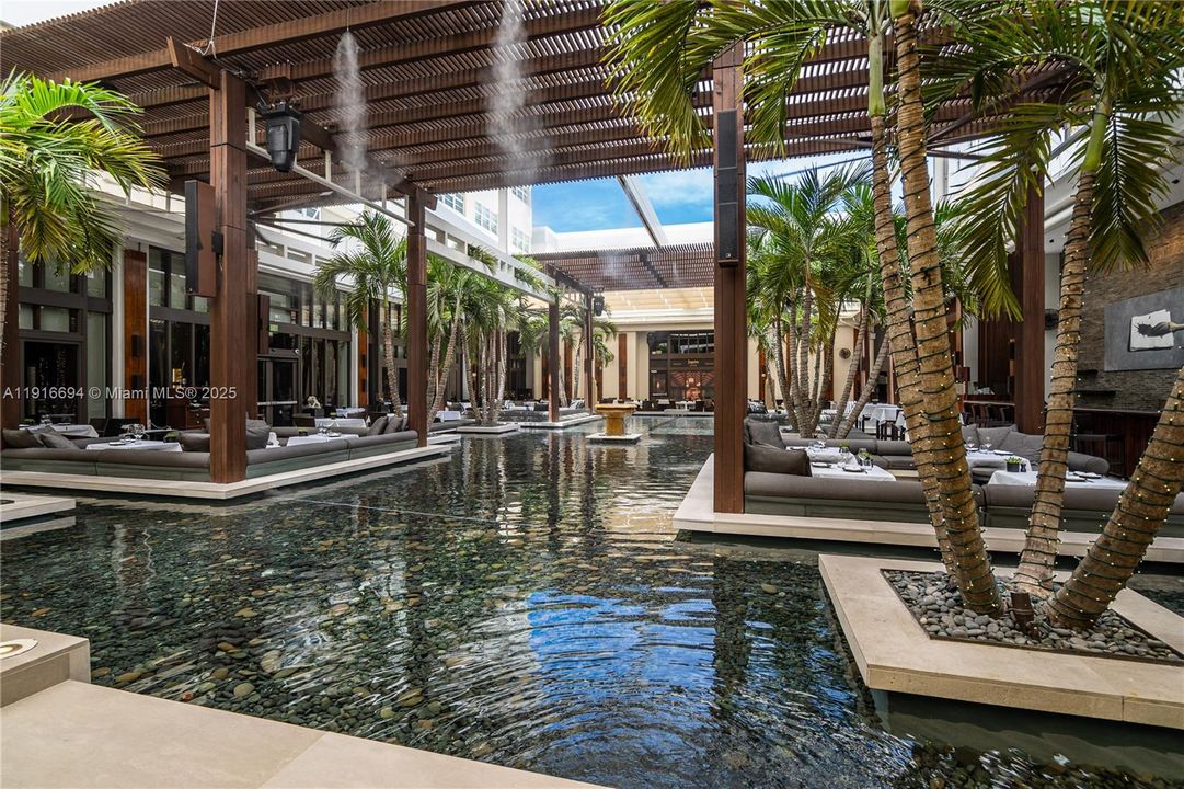 На продажу: $2,720,000 (2 спален, 2 ванн, 1141 Квадратных фут)