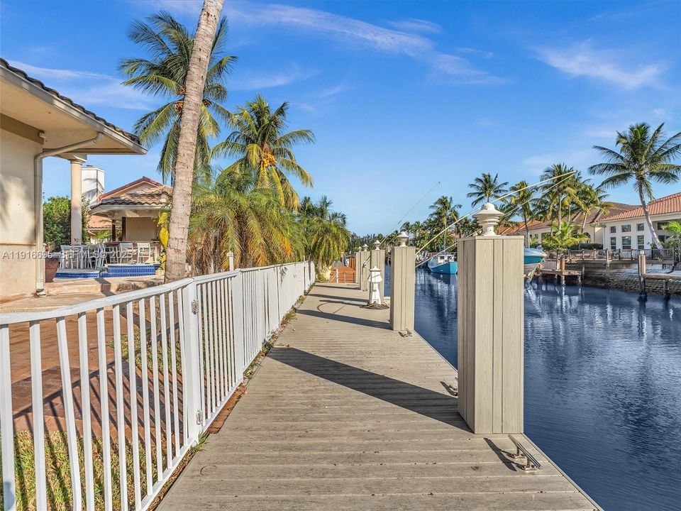 For Rent: $12,595 (5 beds, 4 baths, 4735 Square Feet)