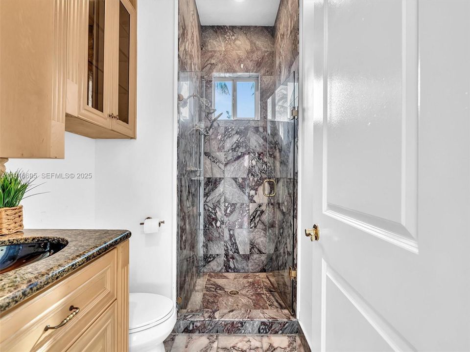 For Rent: $12,595 (5 beds, 4 baths, 4735 Square Feet)