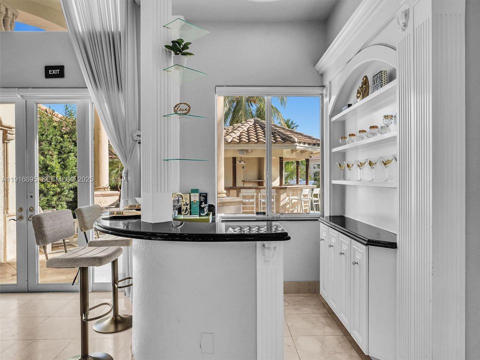 For Rent: $12,595 (5 beds, 4 baths, 4735 Square Feet)