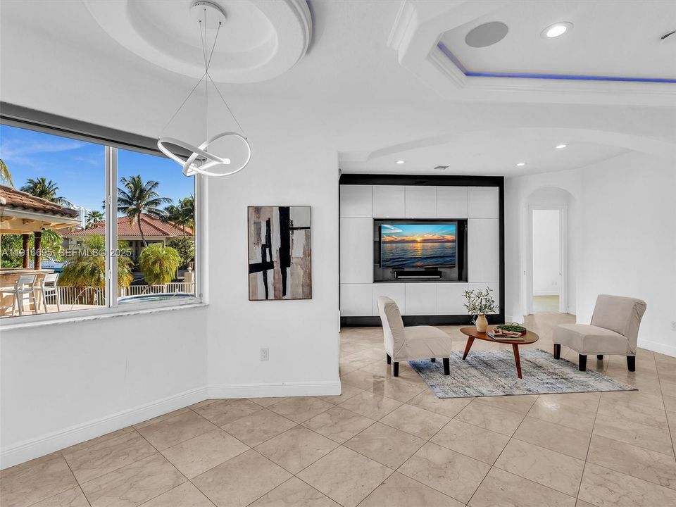 For Rent: $12,595 (5 beds, 4 baths, 4735 Square Feet)