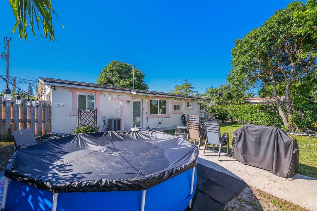 For Sale: $425,000 (4 beds, 2 baths, 1300 Square Feet)