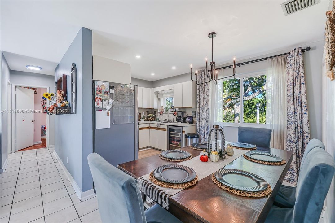 For Sale: $425,000 (4 beds, 2 baths, 1300 Square Feet)