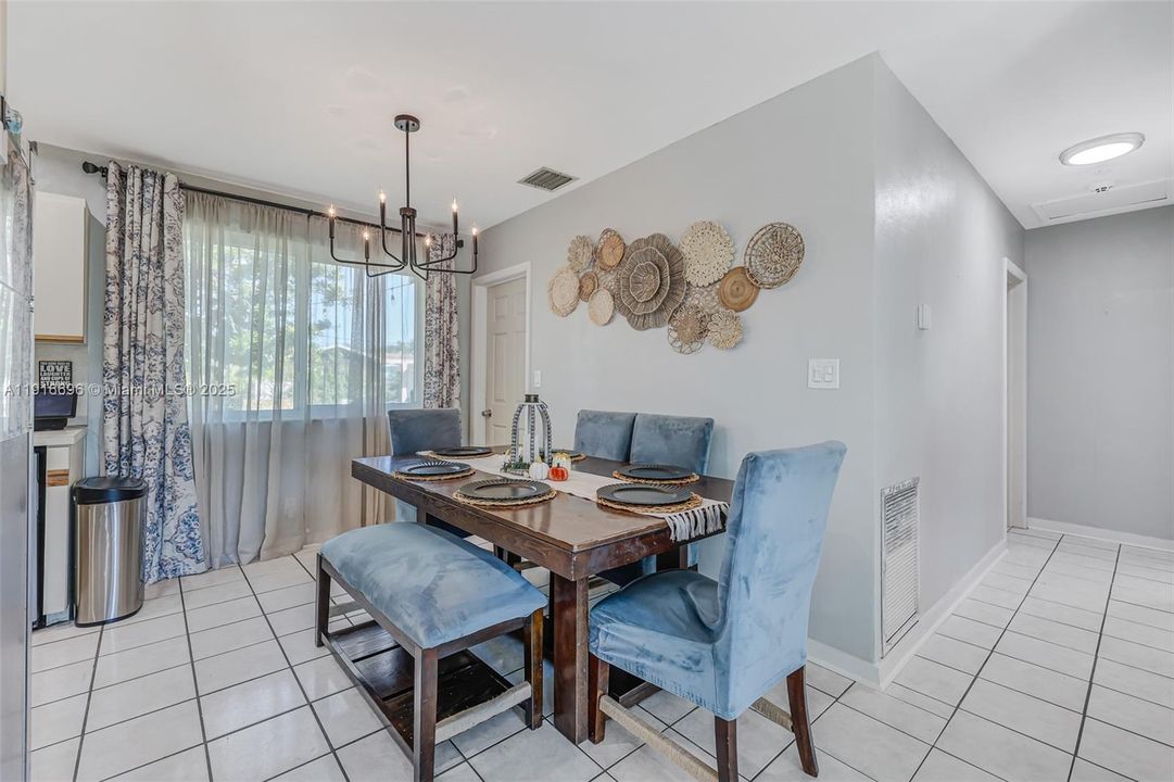 For Sale: $425,000 (4 beds, 2 baths, 1300 Square Feet)