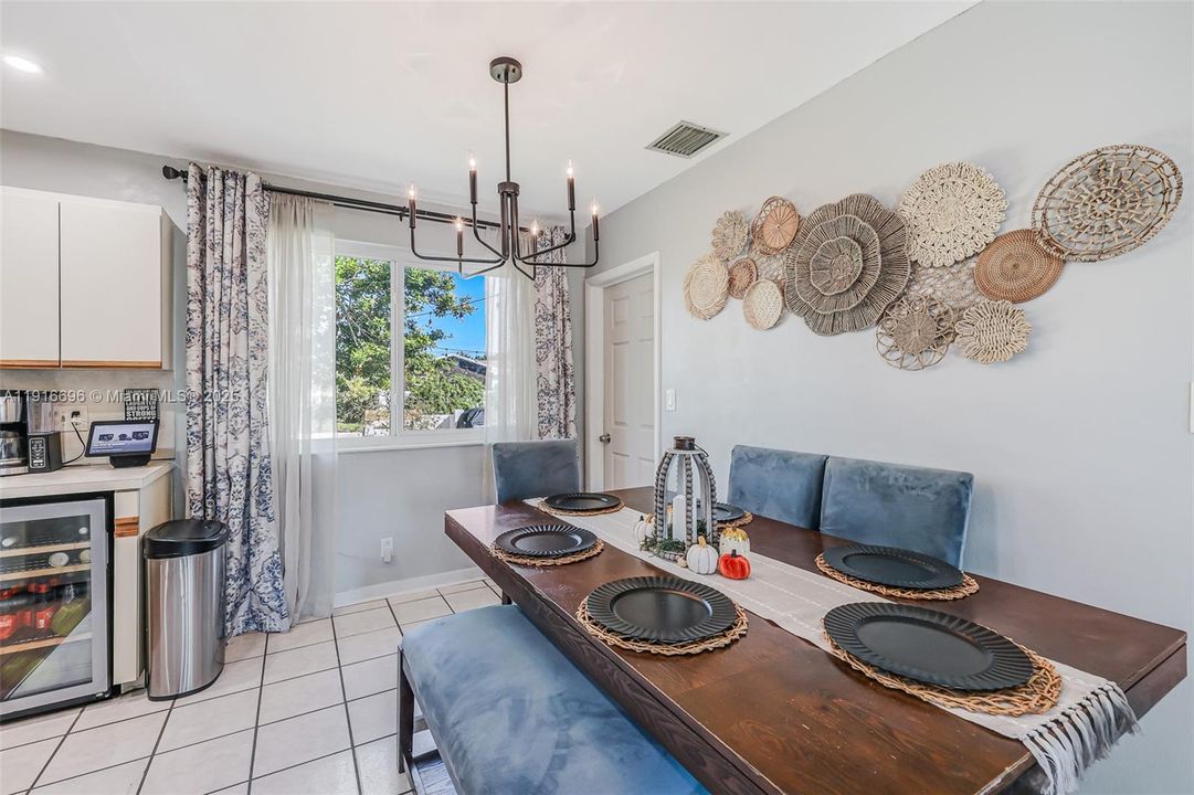 For Sale: $425,000 (4 beds, 2 baths, 1300 Square Feet)