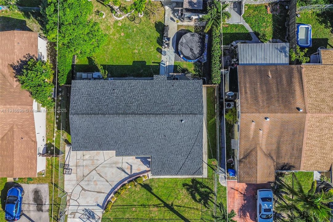 For Sale: $425,000 (4 beds, 2 baths, 1300 Square Feet)