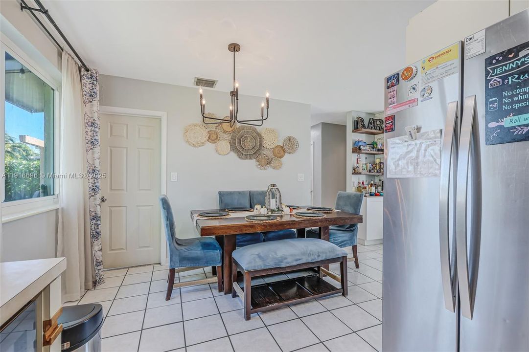 For Sale: $425,000 (4 beds, 2 baths, 1300 Square Feet)