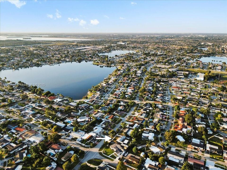 待售: $615,000 (3 贝兹, 1 浴室, 1165 平方英尺)