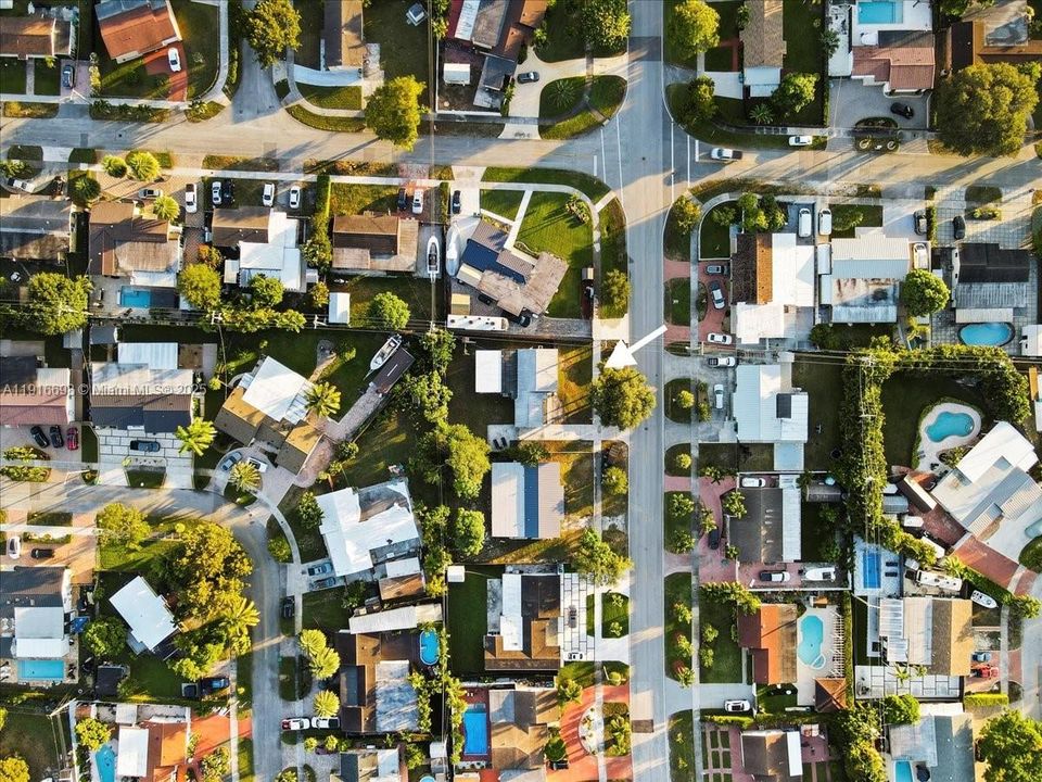 待售: $615,000 (3 贝兹, 1 浴室, 1165 平方英尺)