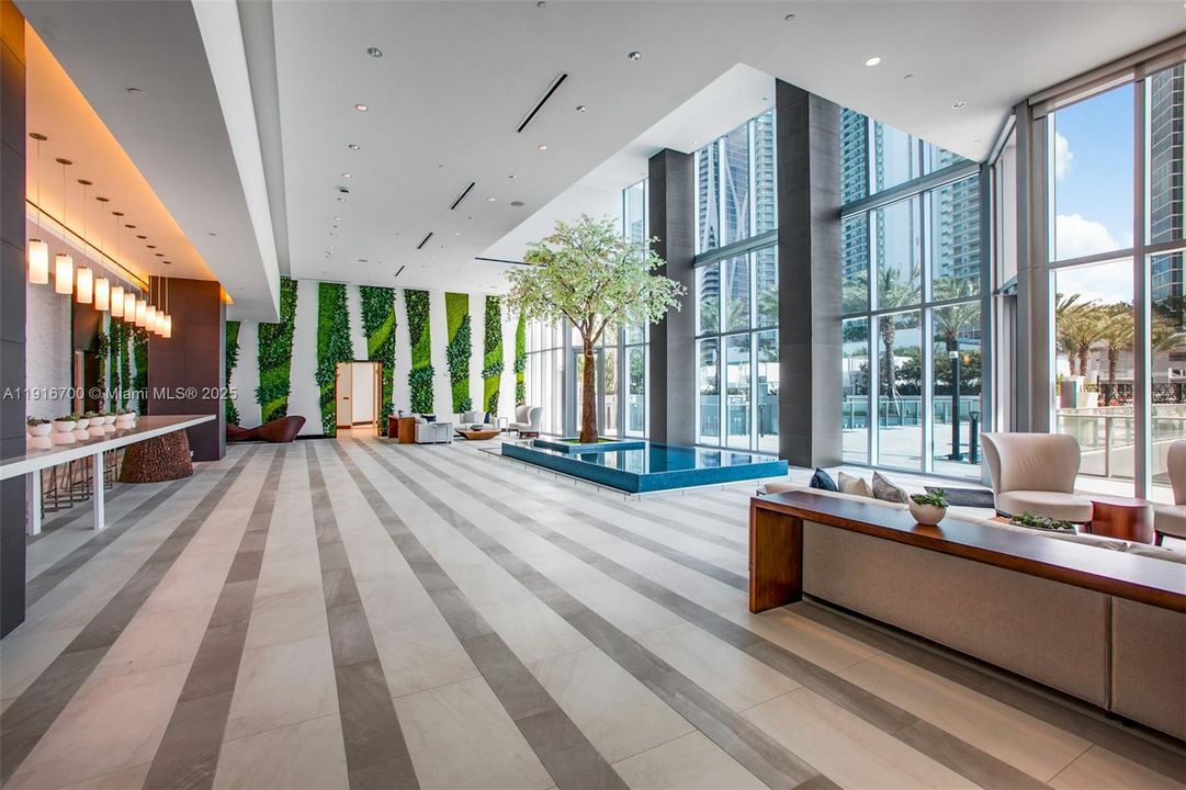 For Sale: $775,000 (1 beds, 2 baths, 1294 Square Feet)