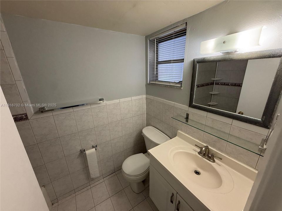 Под контрактом: $1,800 (1 спален, 1 ванн, 620 Квадратных фут)