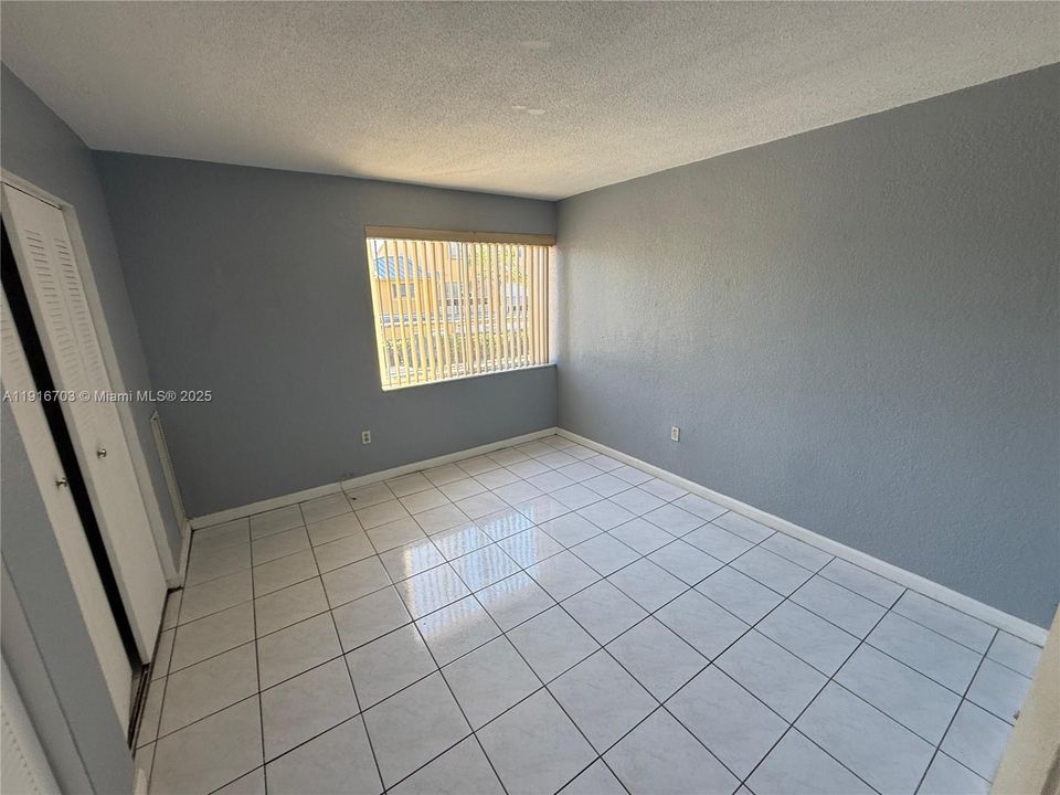Active With Contract: $2,100 (2 beds, 1 baths, 641 Square Feet)