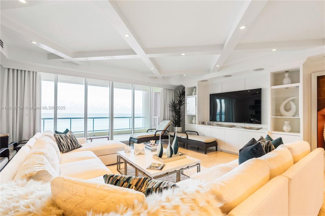 For Sale: $5,195,000 (3 beds, 3 baths, 4738 Square Feet)